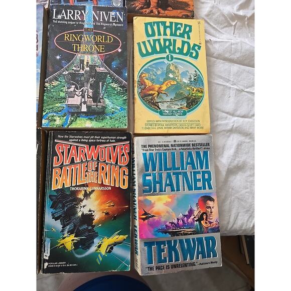 Lot of 9 VTG James White, Larry Niven, William Shatner Sci-Fi Paperback Books - Picture 7 of 7
